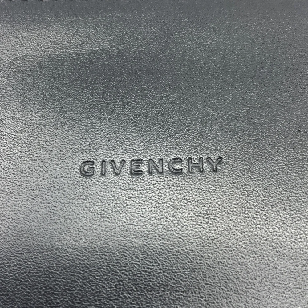 Givenchy logo card