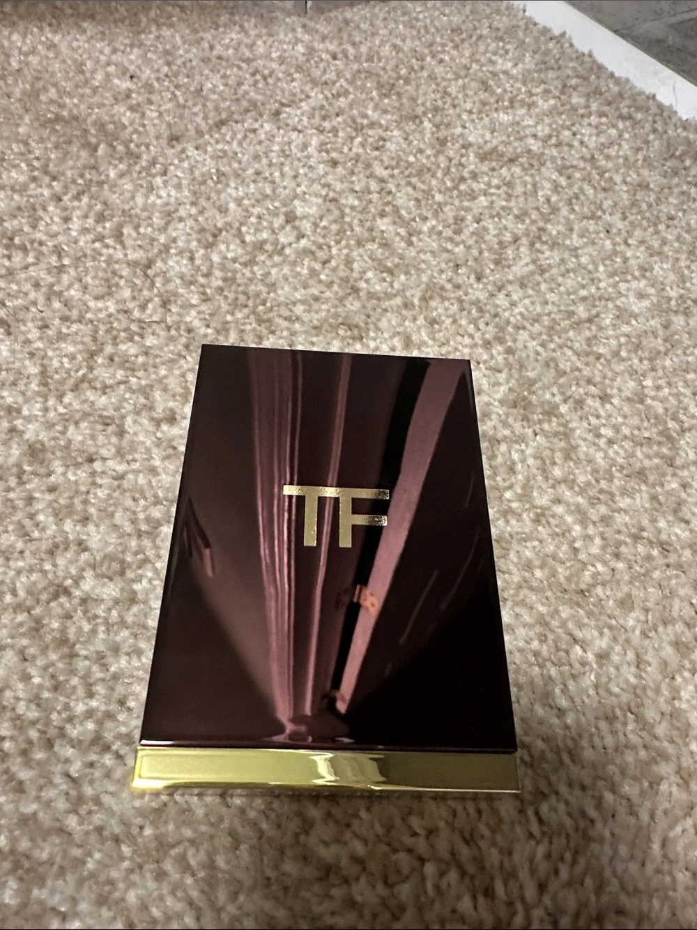 Tom Ford compact smoke