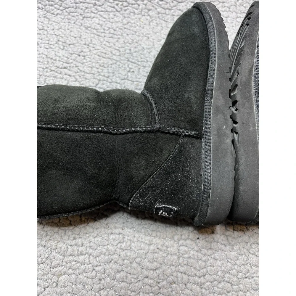 UGG classic short