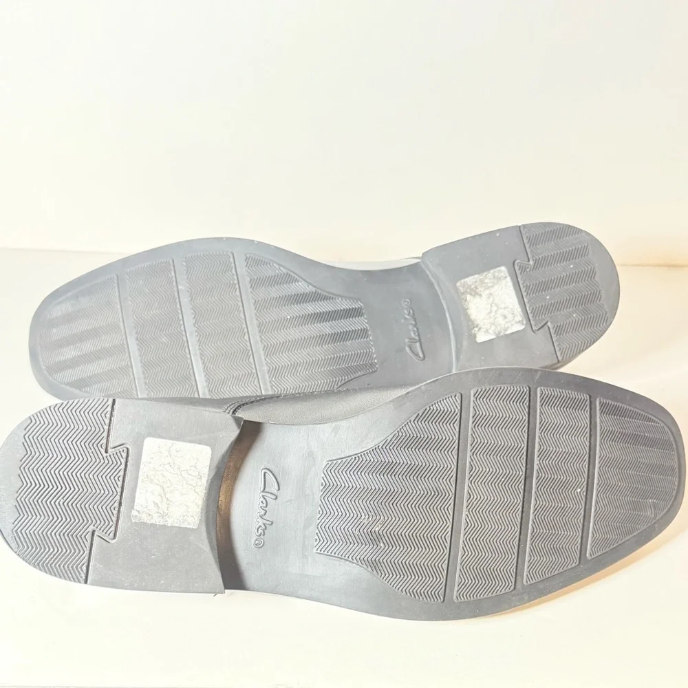 Clarks sleek black