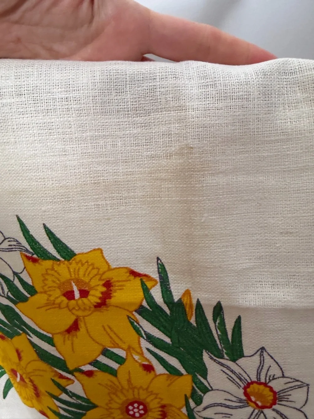 Vintage Linen Tablecloth Daffodils Yellow Floral Spring Square 33”x33”