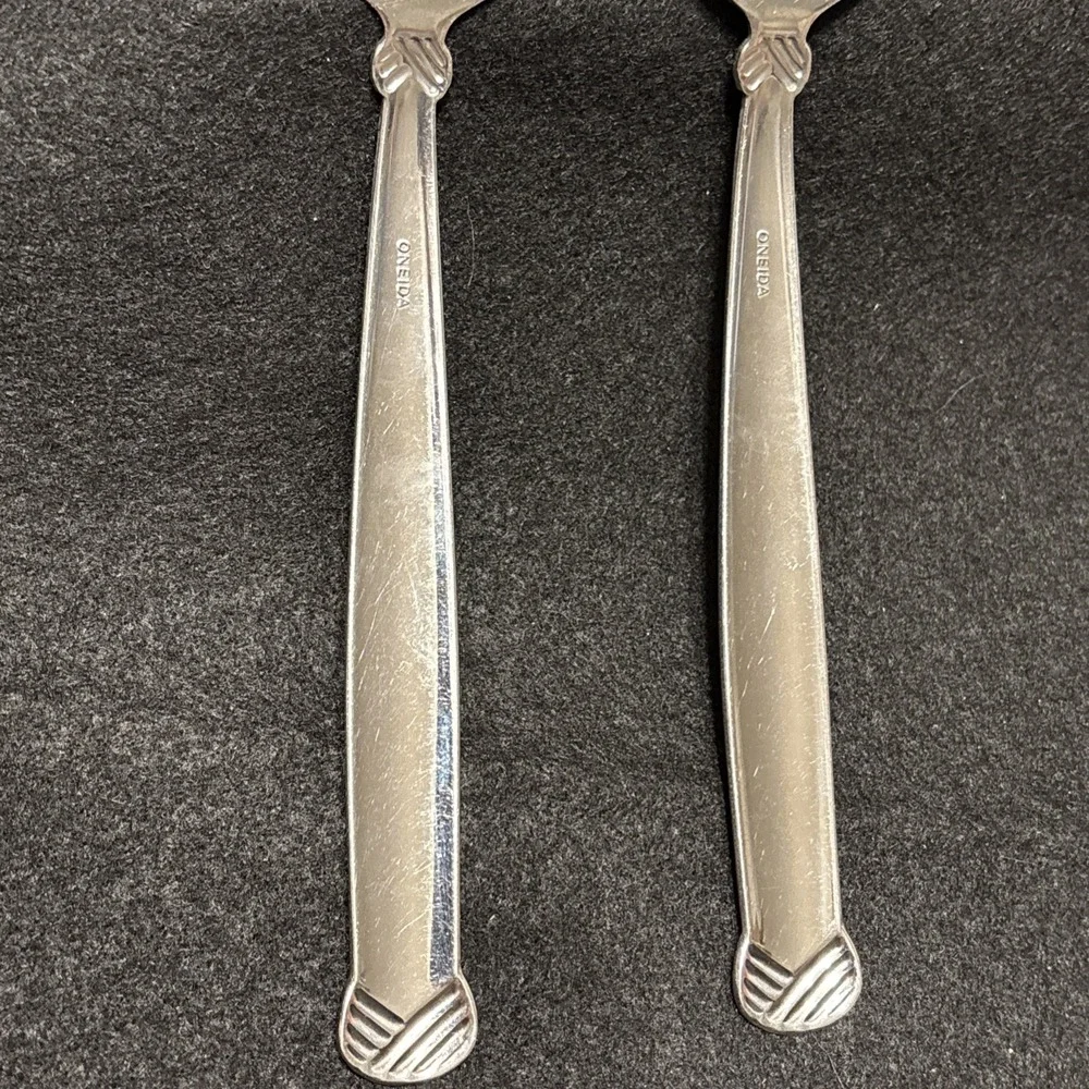 Oneida describe stainless