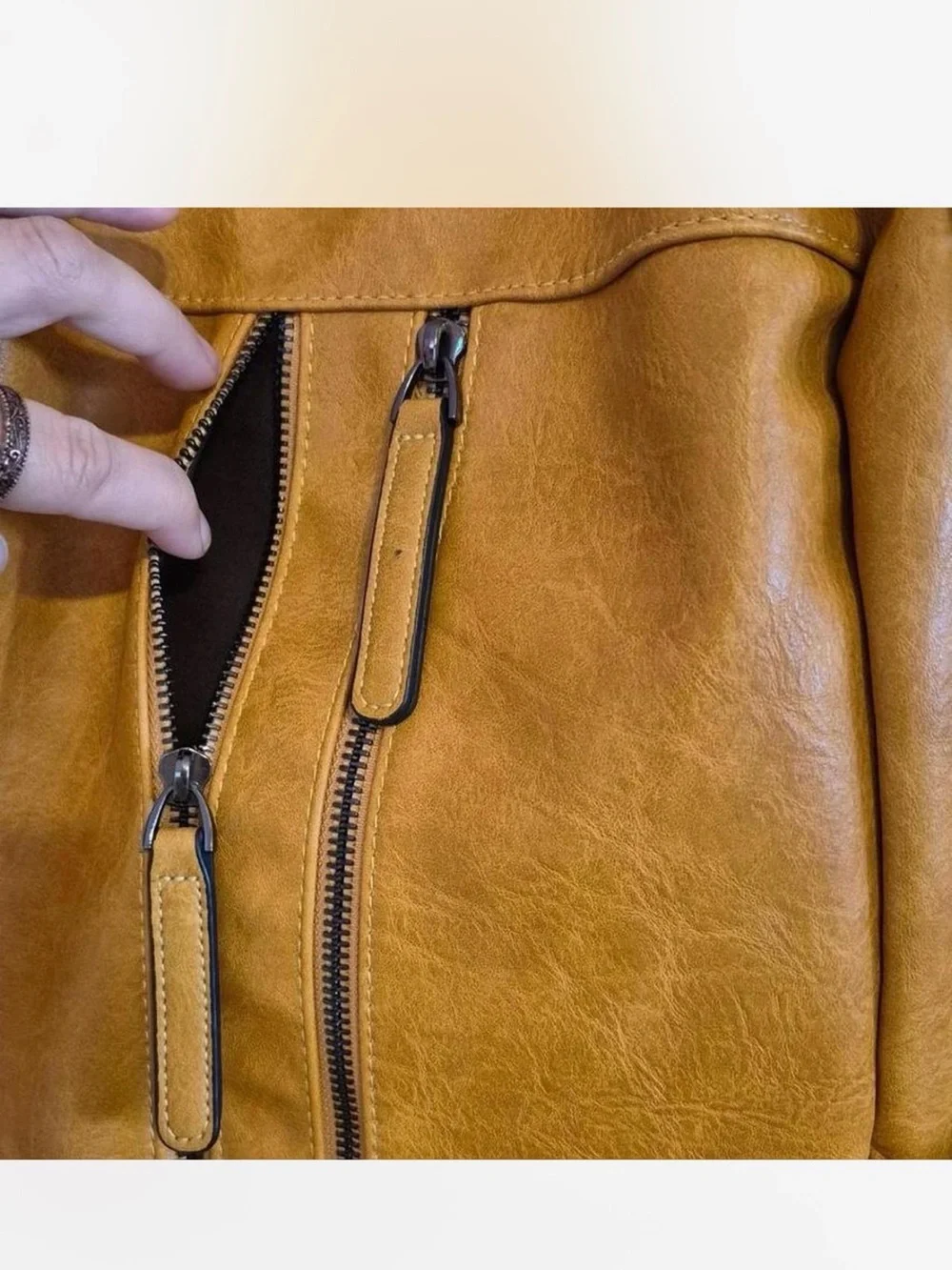Unbranded sleek medium