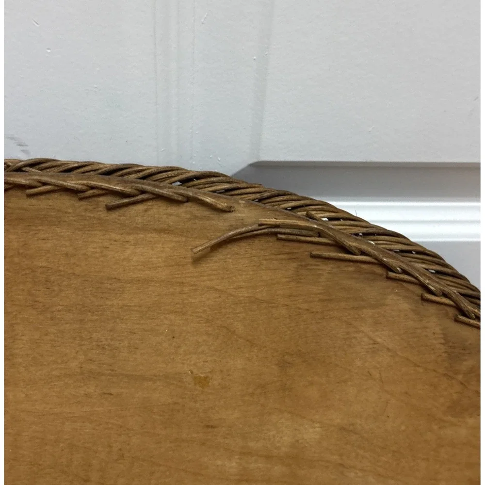 Unbranded vintage oval