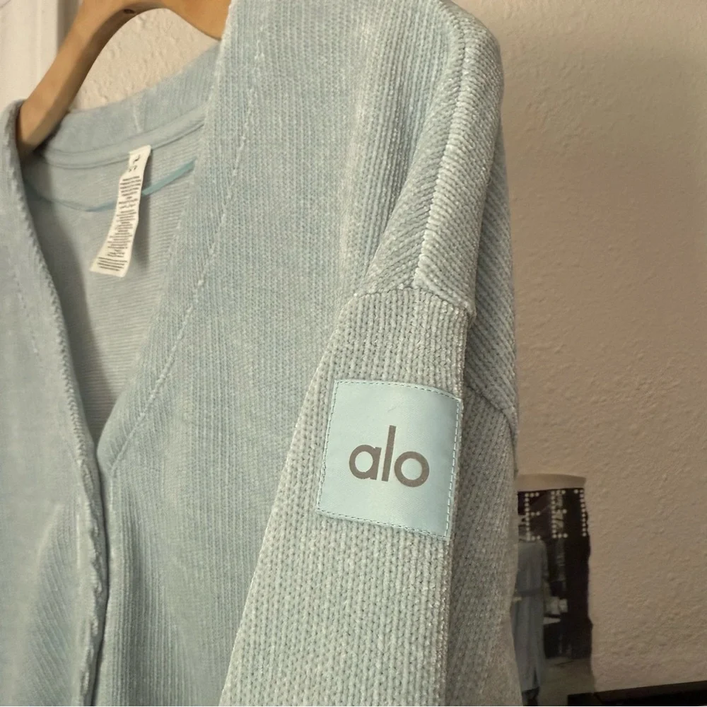 ALO Yoga soft cropped