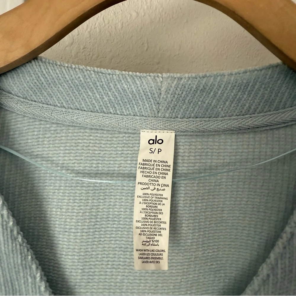 ALO Yoga soft cropped