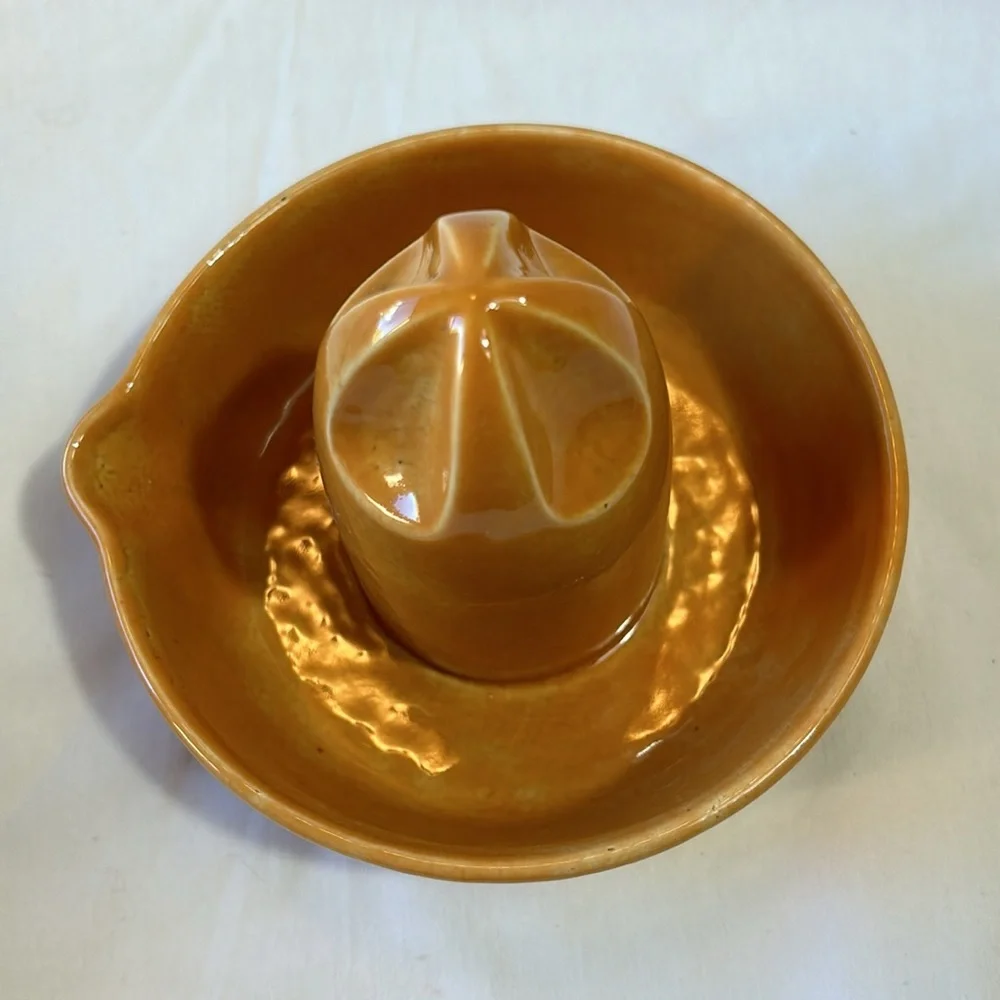 Simple Sombrero Hat Juicer