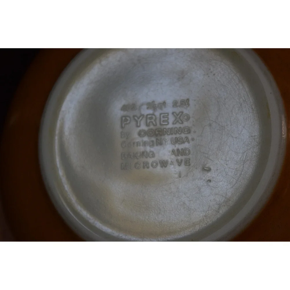 Pyrex vintage mixing