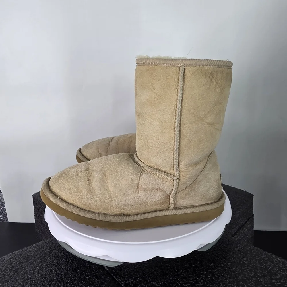 UGG Australia Classic Short 5825 Suede Boots W6 Sand Beige Sheepskin Cozy