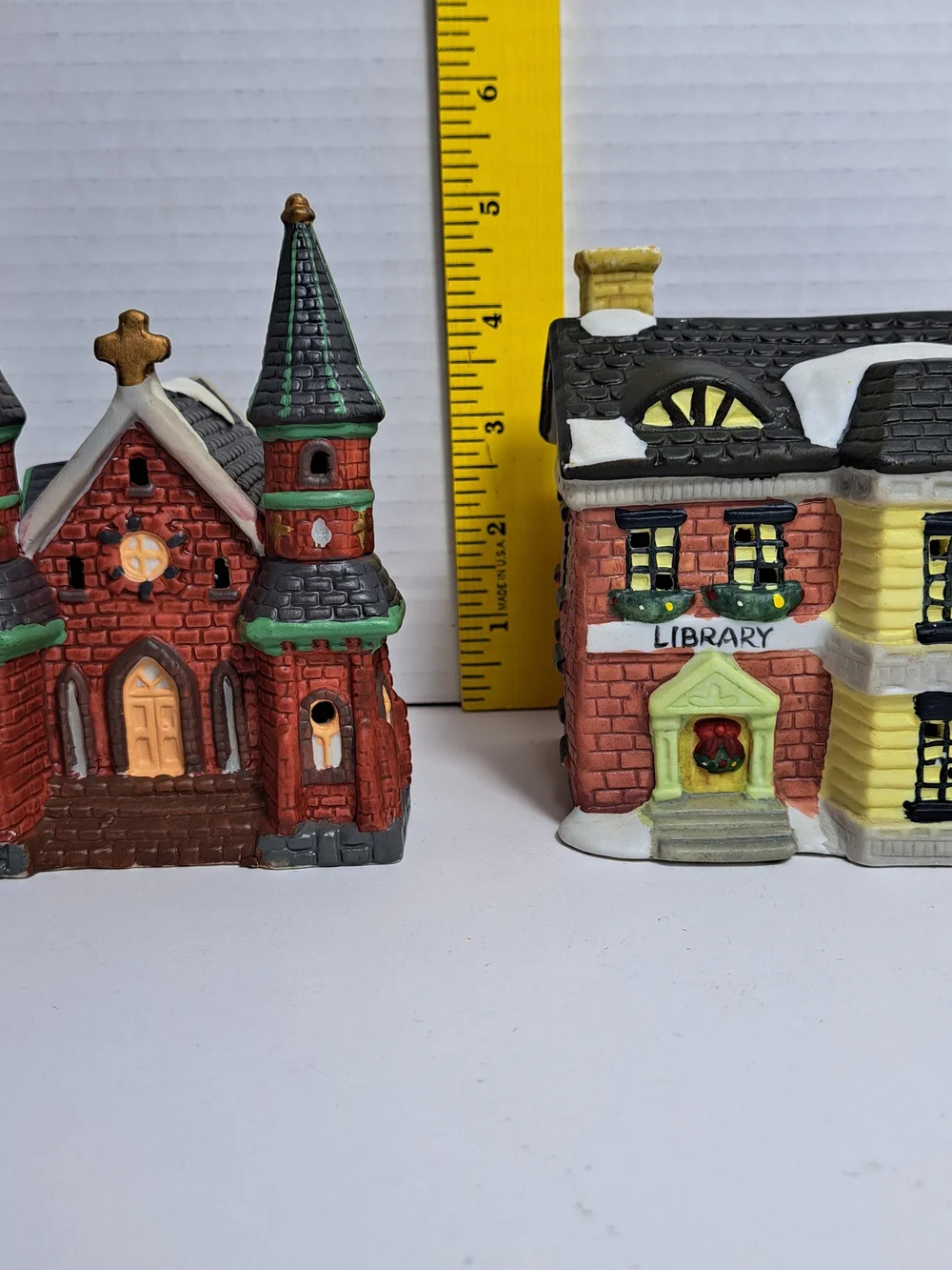 Heartland Valley 2004 Church & 1995 Dickens Winter Valley Library Lot of 2
