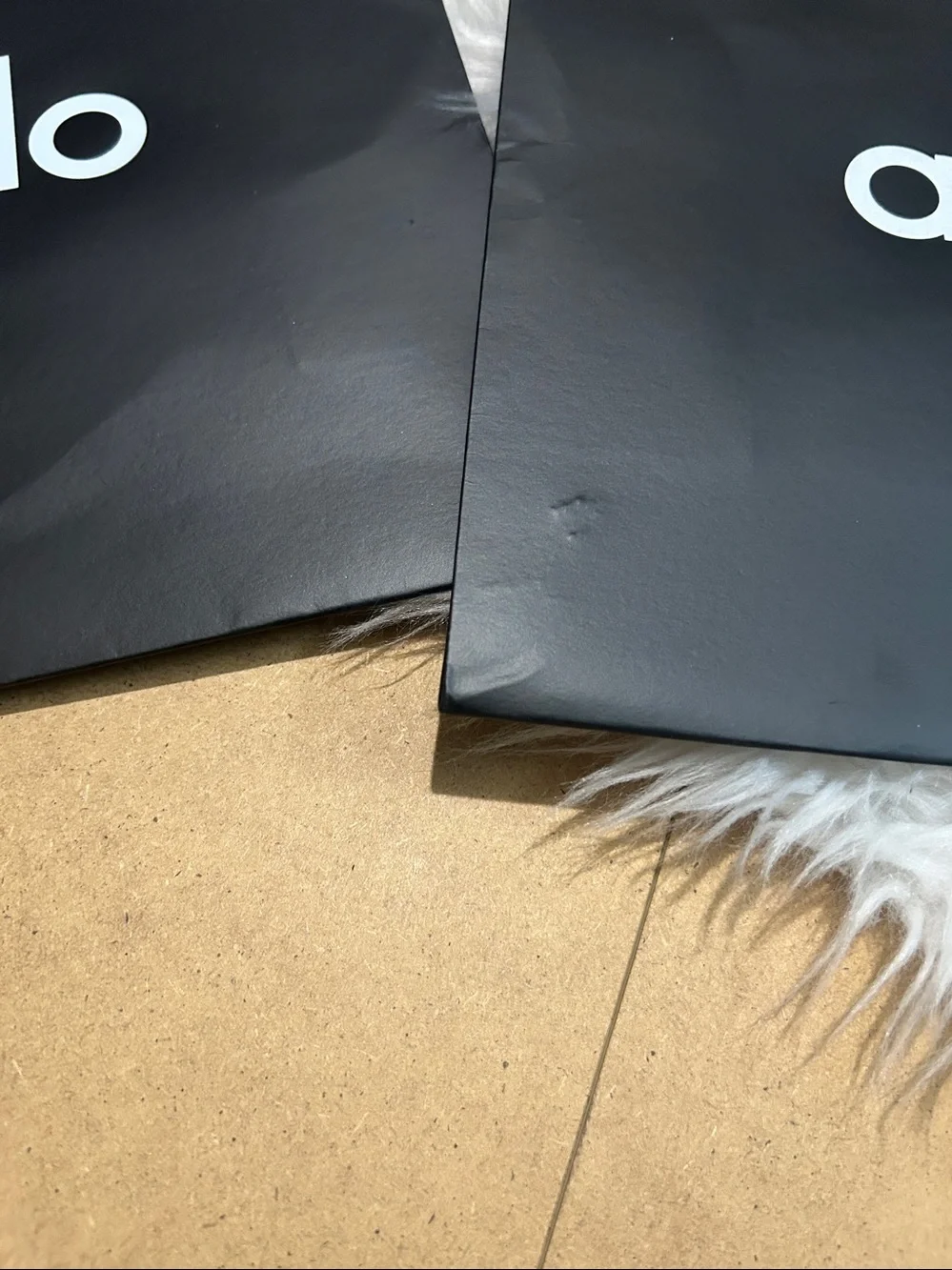 ALO Yoga two black