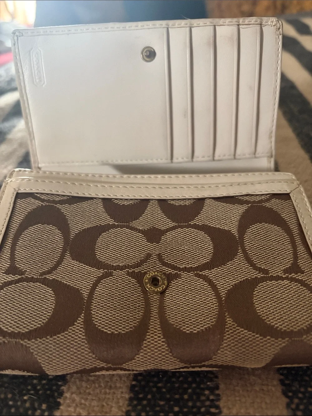 Coach rare compact