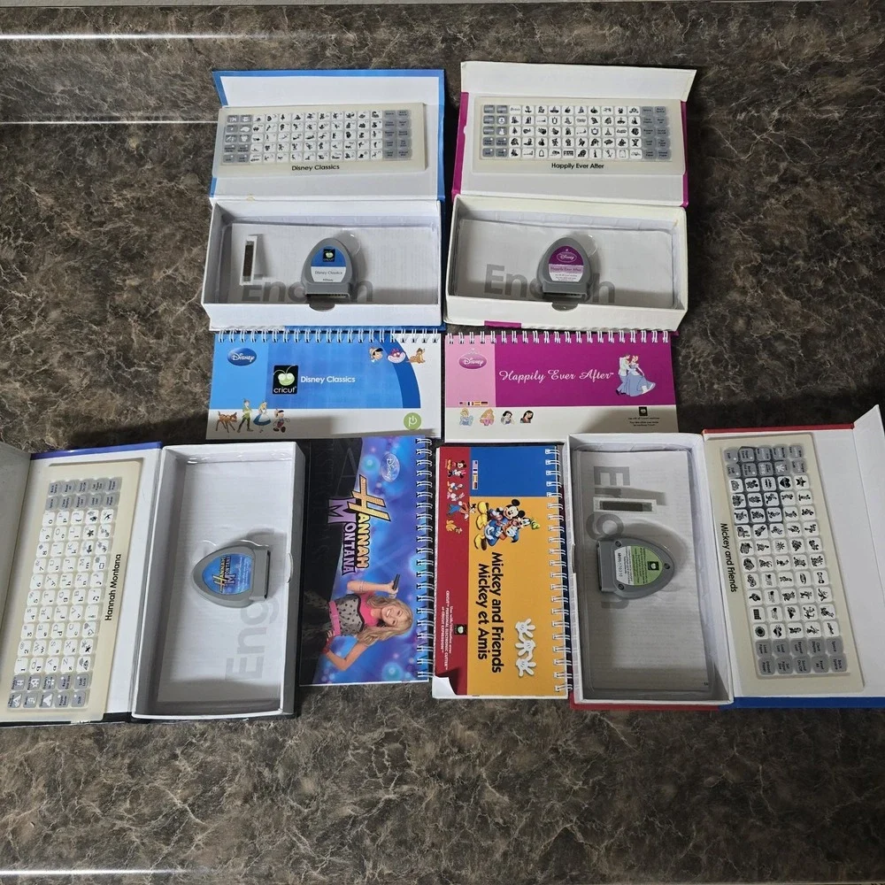 Cricut lot disnev