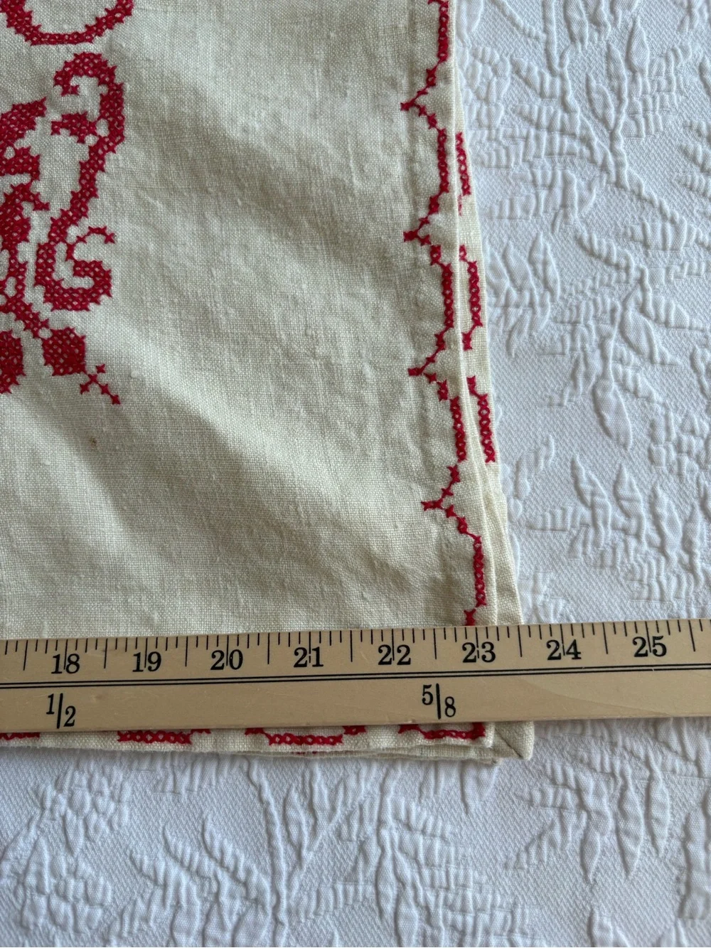 Vintage cross scalloped