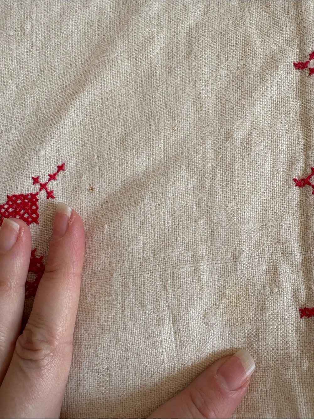 Vintage dragon scalloped