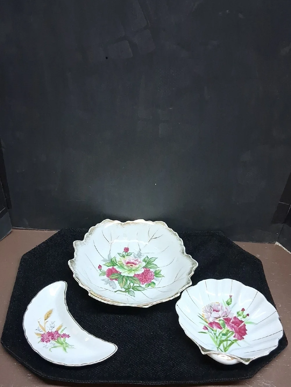 3-pc vintage‎ porcelain from Japan featuring a bowl, trinket dish, bone dish.
