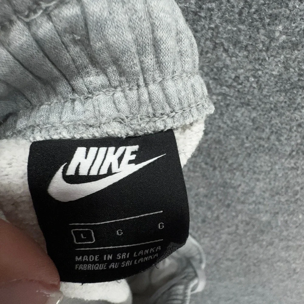 Nike these sportswear
