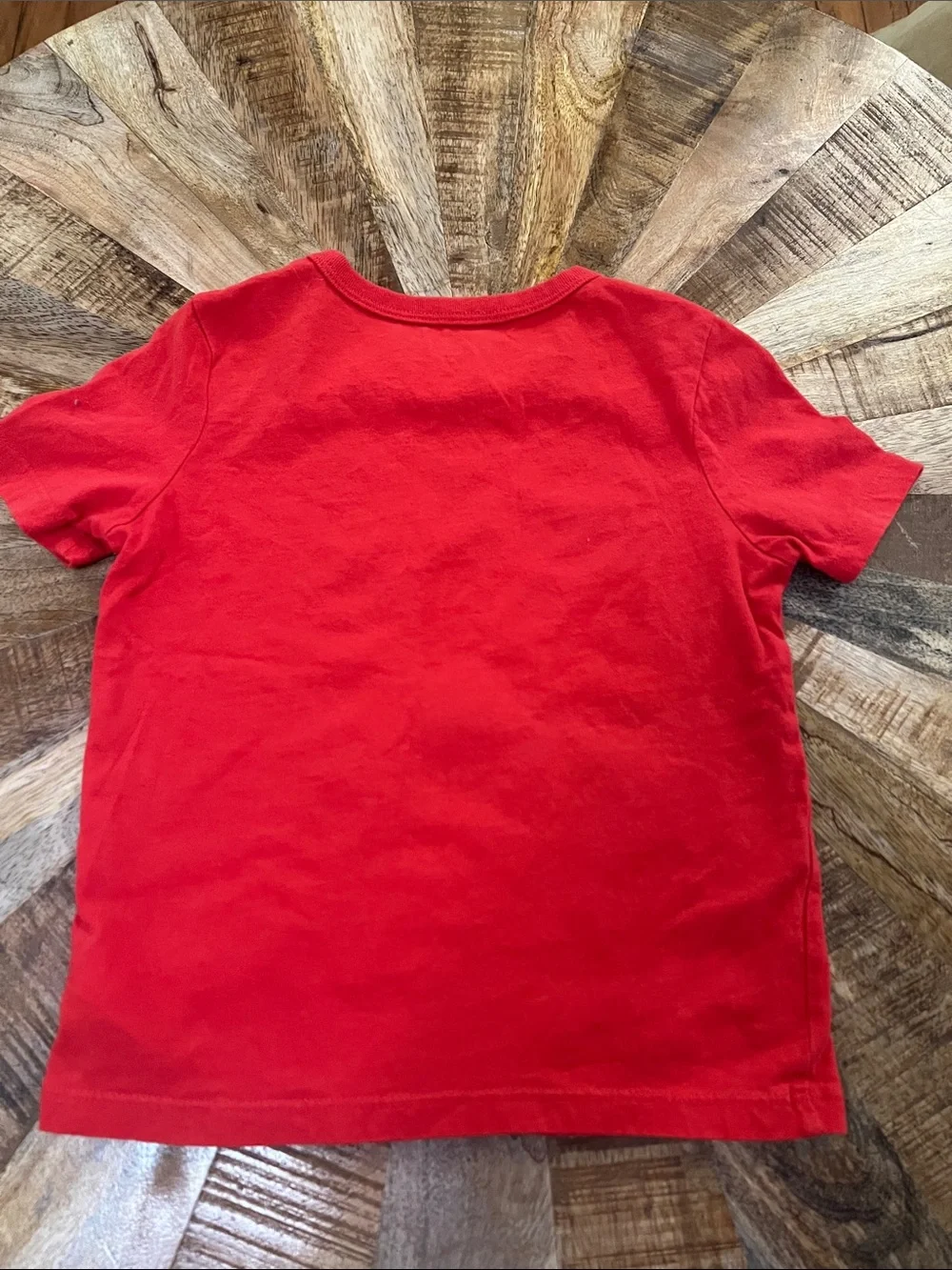 GAP bright red