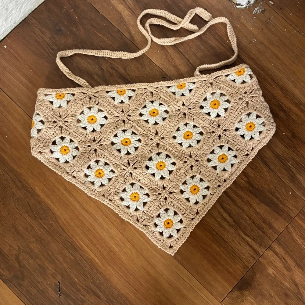 Handmade crochet daisy