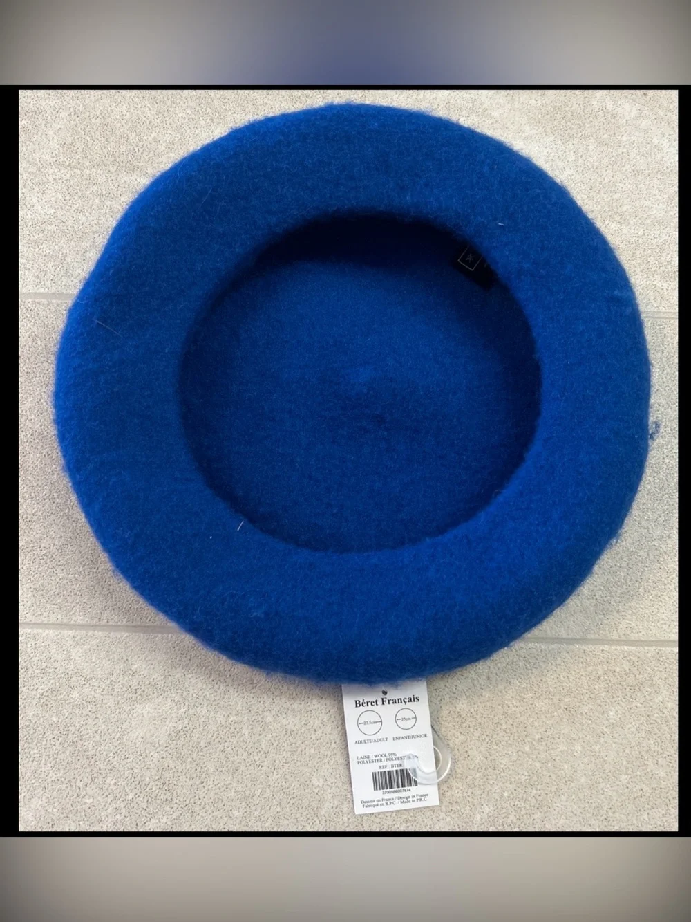 Univers royal blue