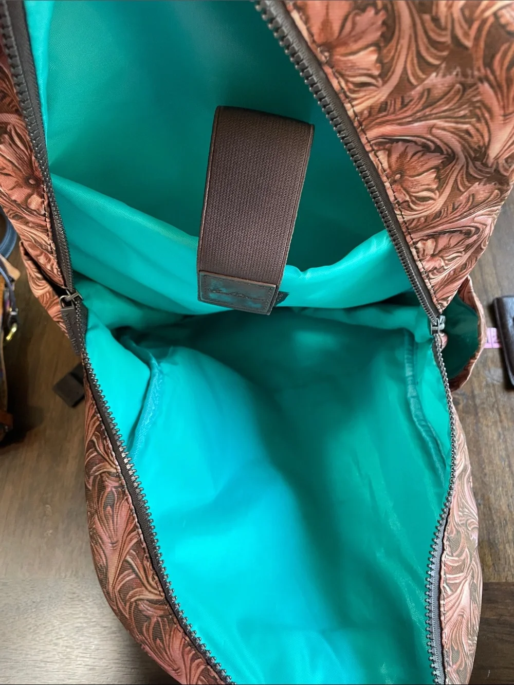N/A shoulder straps