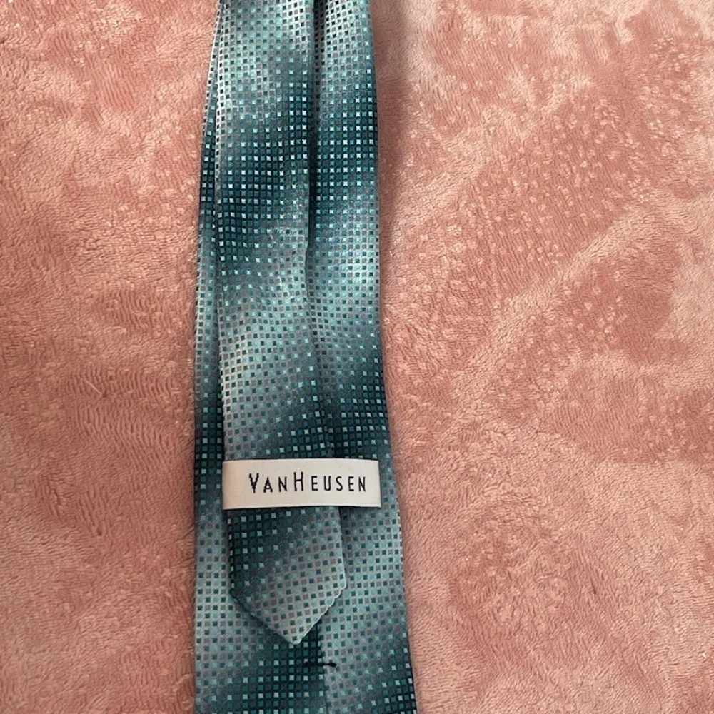 Van Heusen sophisticated tie