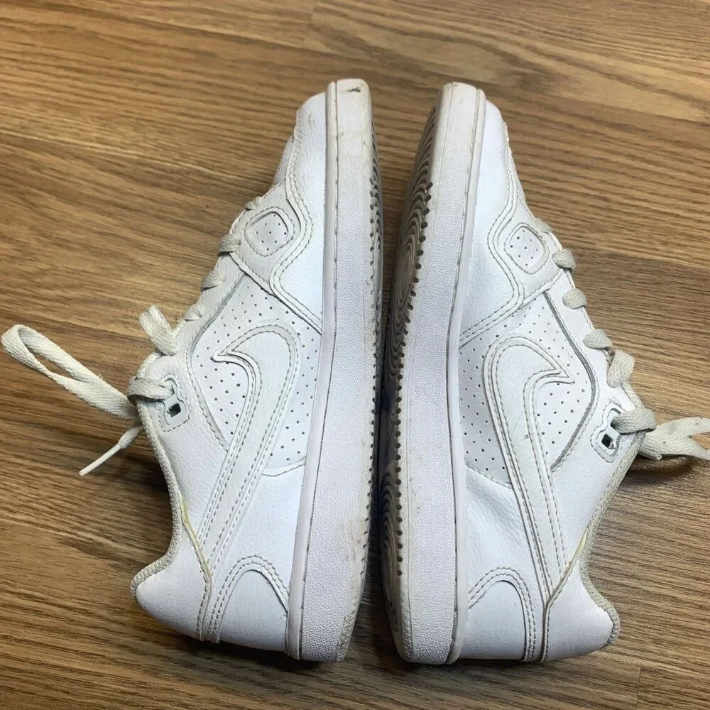Nike size 5y