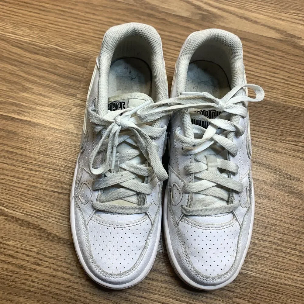 Nike size 5y