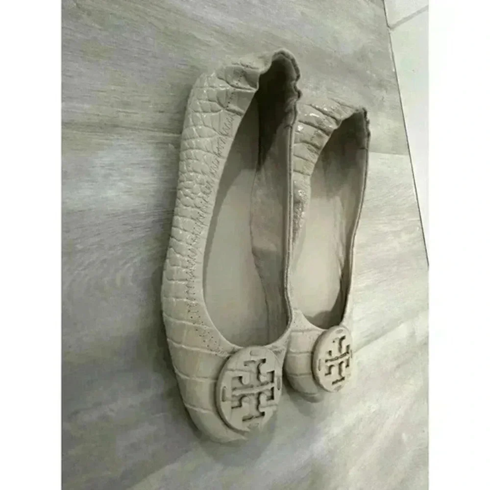 Tory Burch shipped usps