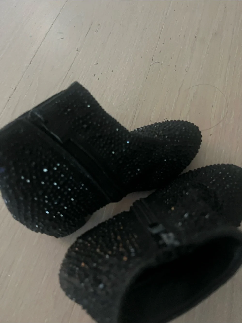 N/A elegant black