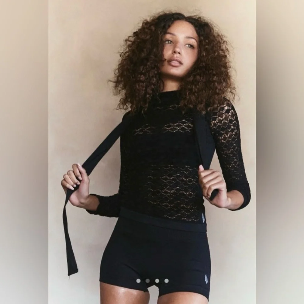 Free People Diamond Lace mock neck top in black size m/l