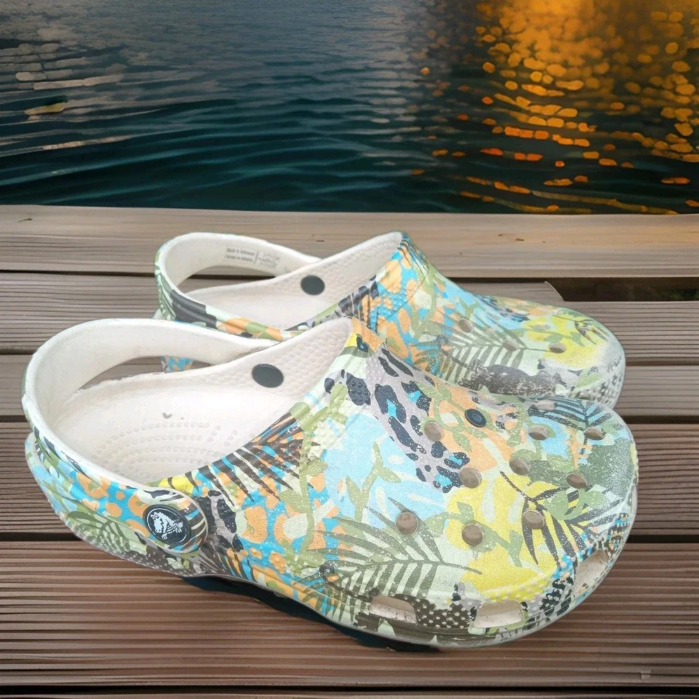 CROCS kids far