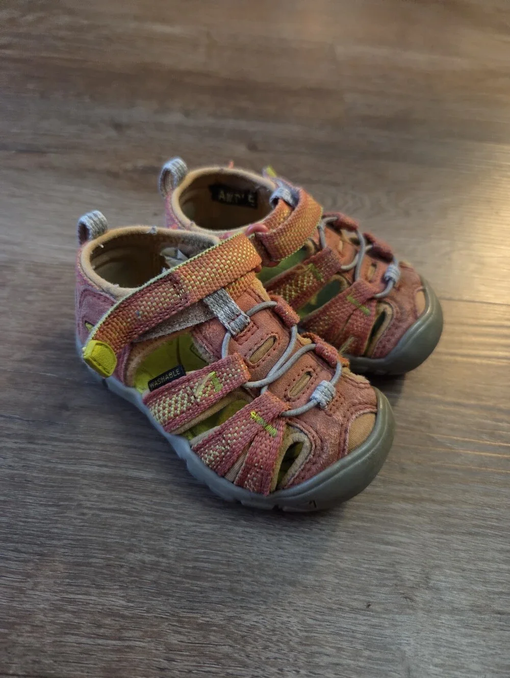 Keen shoes please