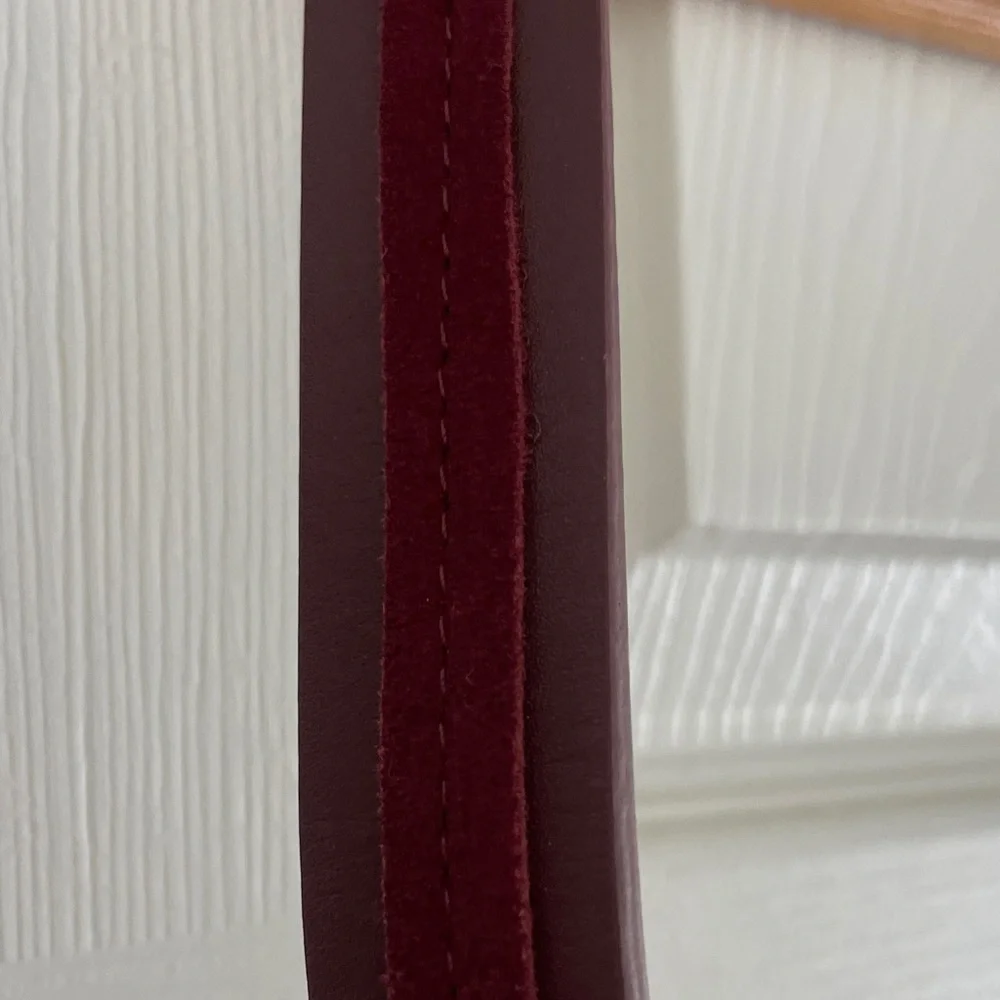 ♻️ Ann Taylor, Leather, Burgundy and Gold, Thin Belt with Minimalist Detail