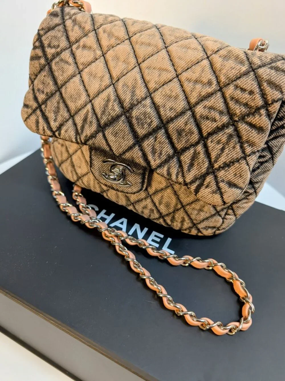 CHANEL this effortlessly