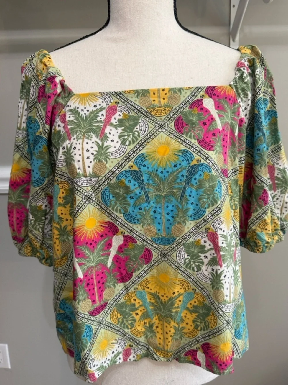 LOFT square neckline