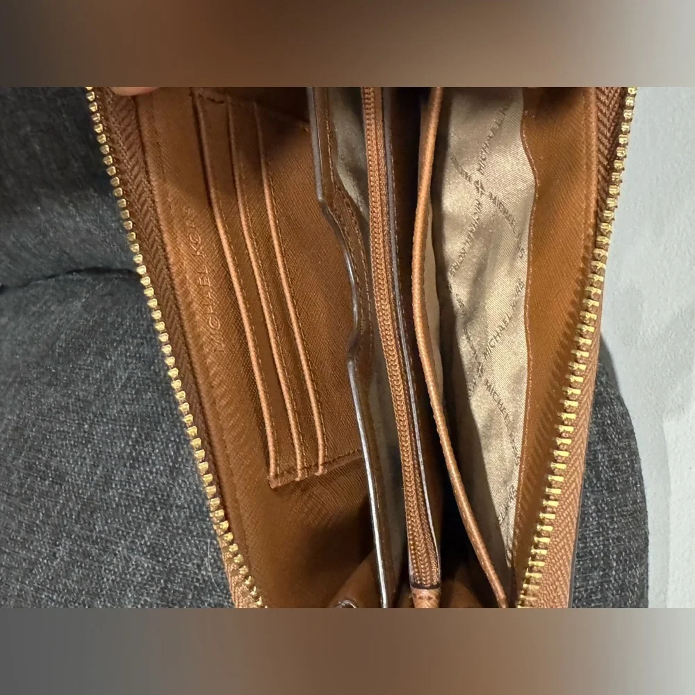 Michael Kors wallet secure features