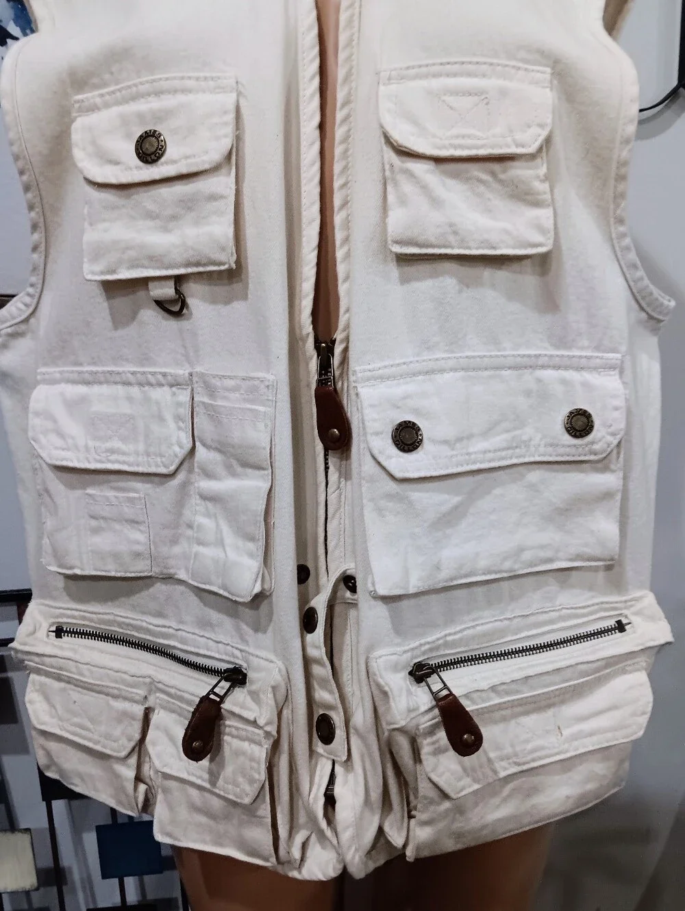 Men's Cream Multi-Pocket Sportwear Vest *Rare Find*