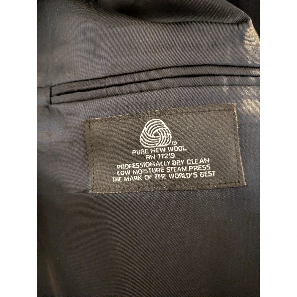 Joseph & Feiss modern closure front