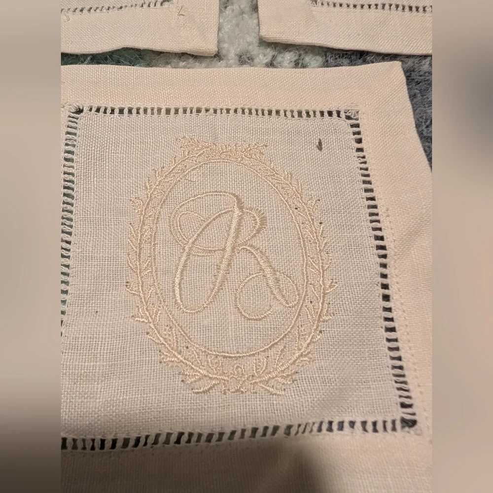 Mud Pie mudpie embroidered