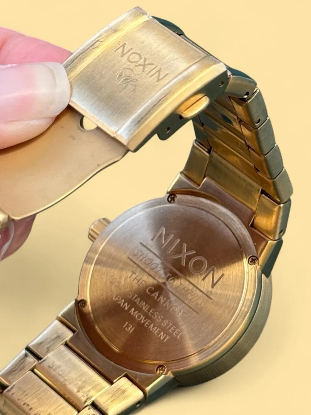 Nixon men a160510