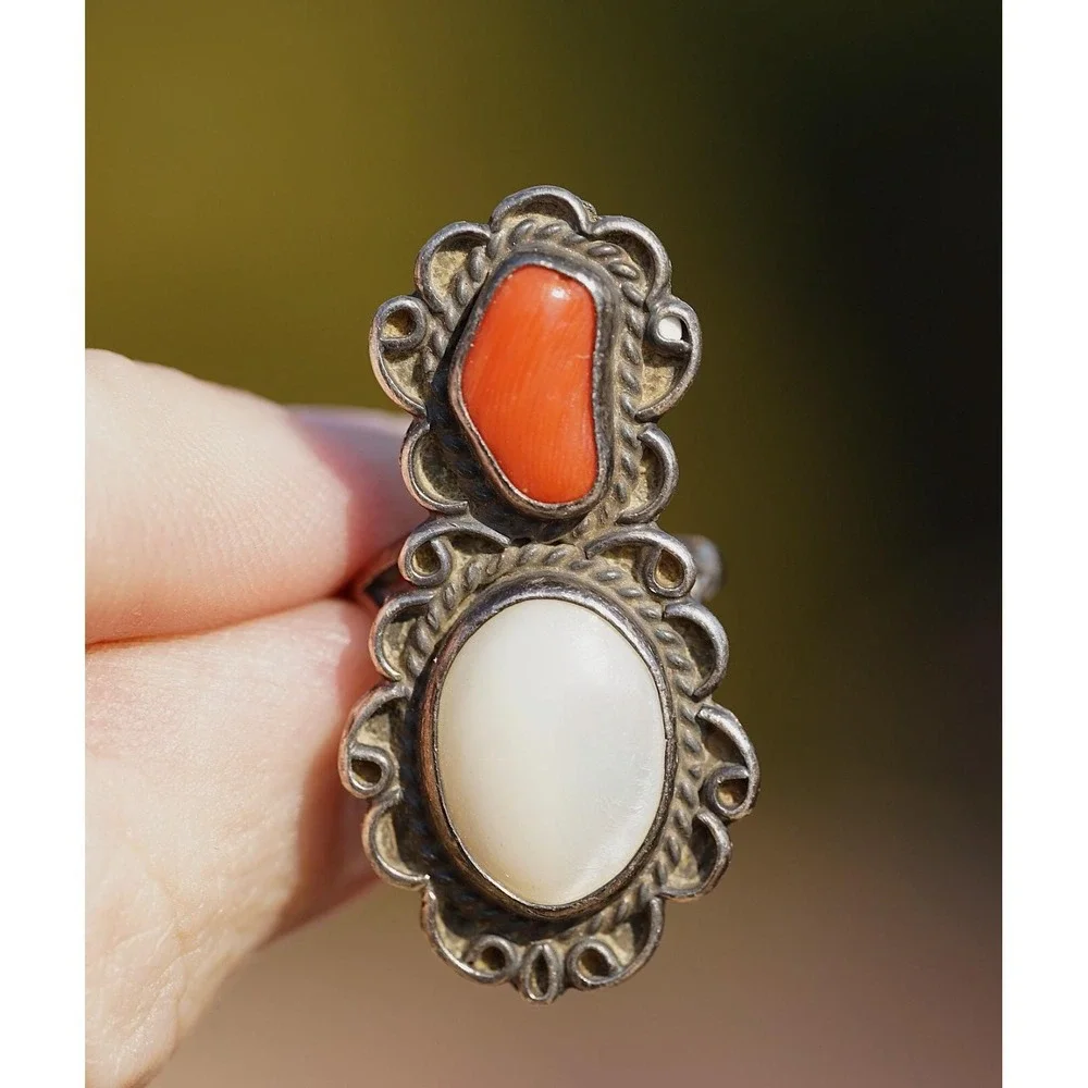 Old Pawn Native American Mother Of Pearl Coral Sterling Silver Ring - Size‎ 5.75