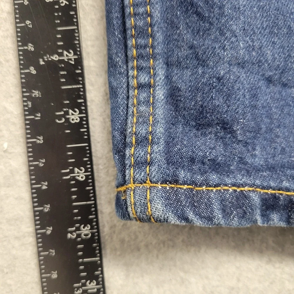 Levis 13 silhouette