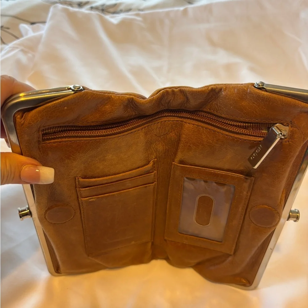 Hobo International Tan Lauren Leather Clutch‎ Wallet