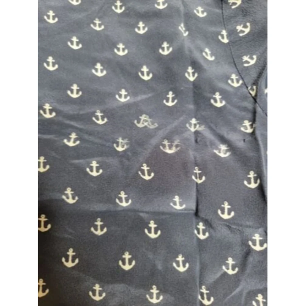 J. Crew accent picture misprint