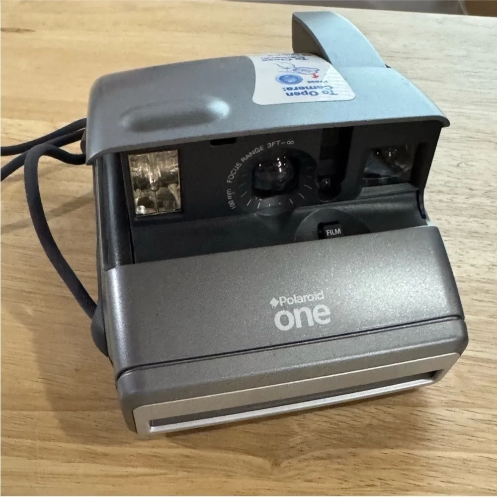 Polaroid sleek instant