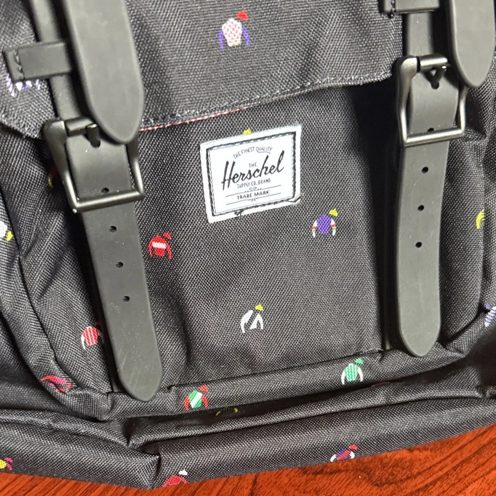 Herschel Supply Company reposhing this