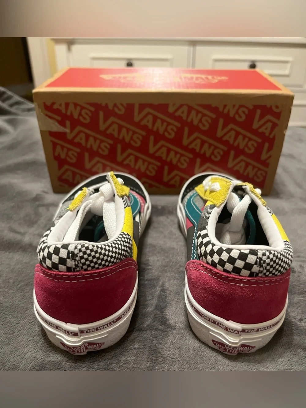 NIB Vans Kids Multicolor Checkerboard Old Skool Sneakers - Yellow/Teal/Pink