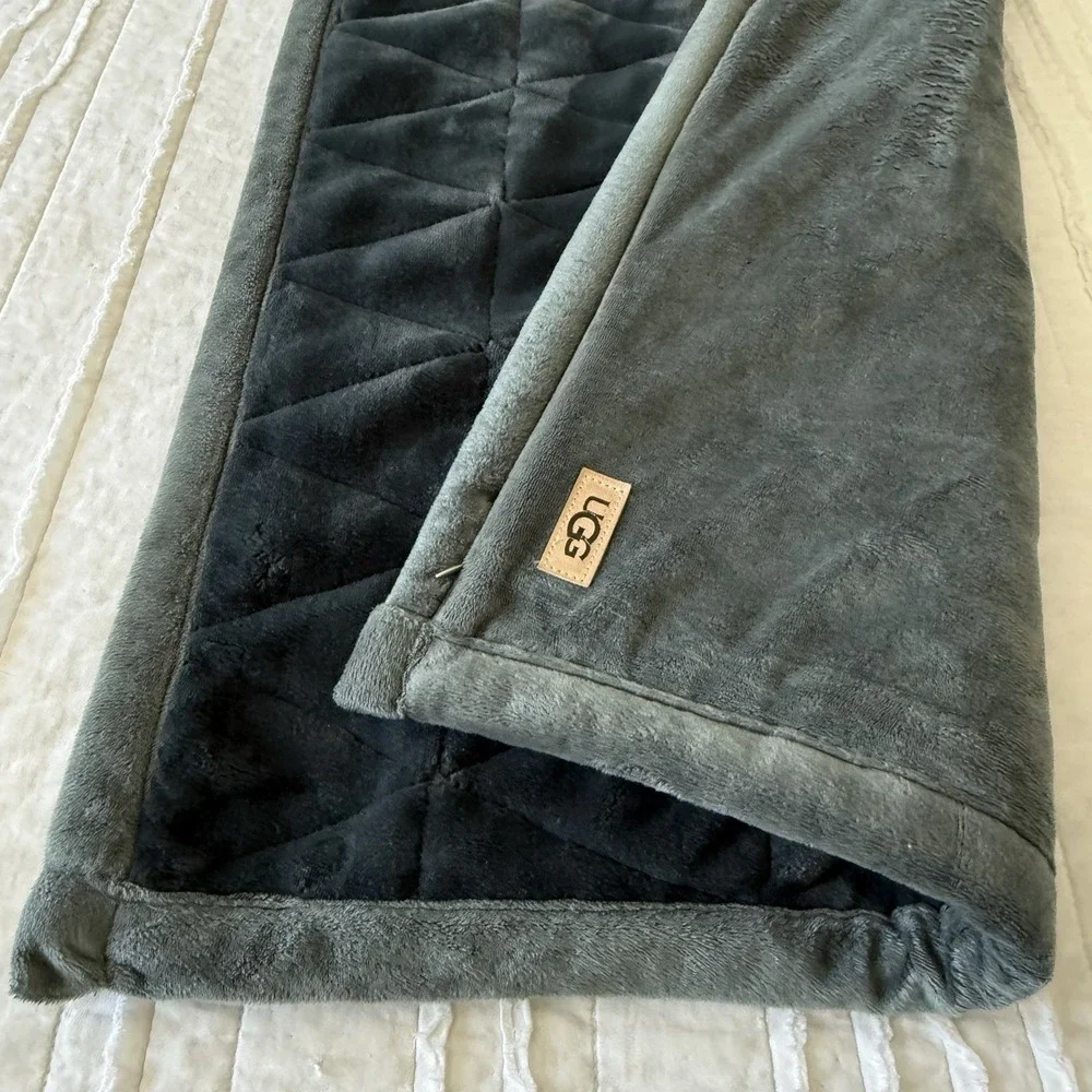 UGG luxury dawson