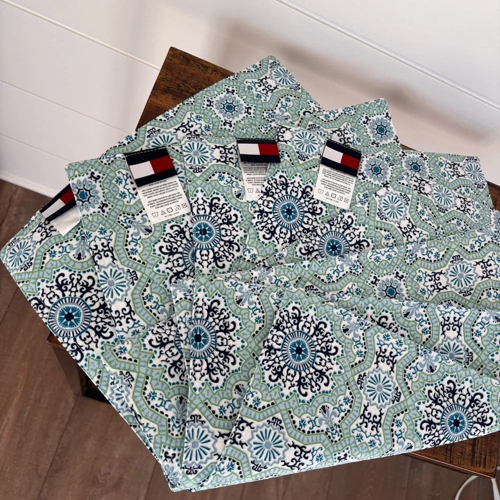Tommy Hilfiger Paisley Blue & White Placemats Set of Four NEW